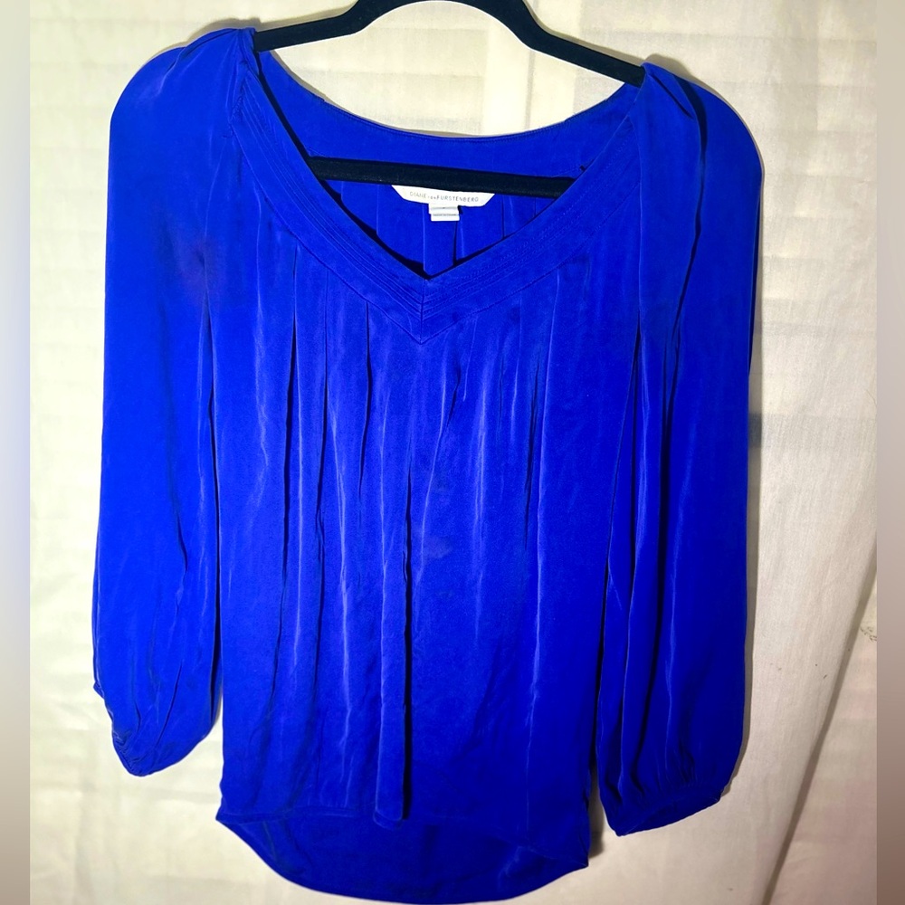 GORGEOUS royal blue DIANE VON FURSTENBERG women’s top